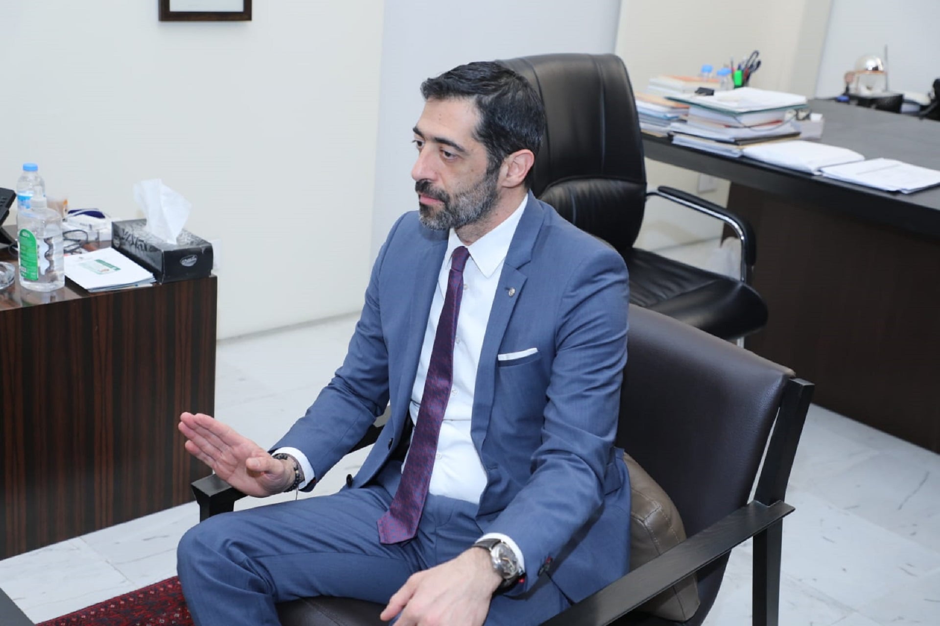 حنكش يوافق سعيد: حزب الله سيارة مدهورة والراديو شغّال